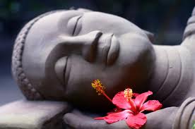 Buda Sonriente Meditando Acostado